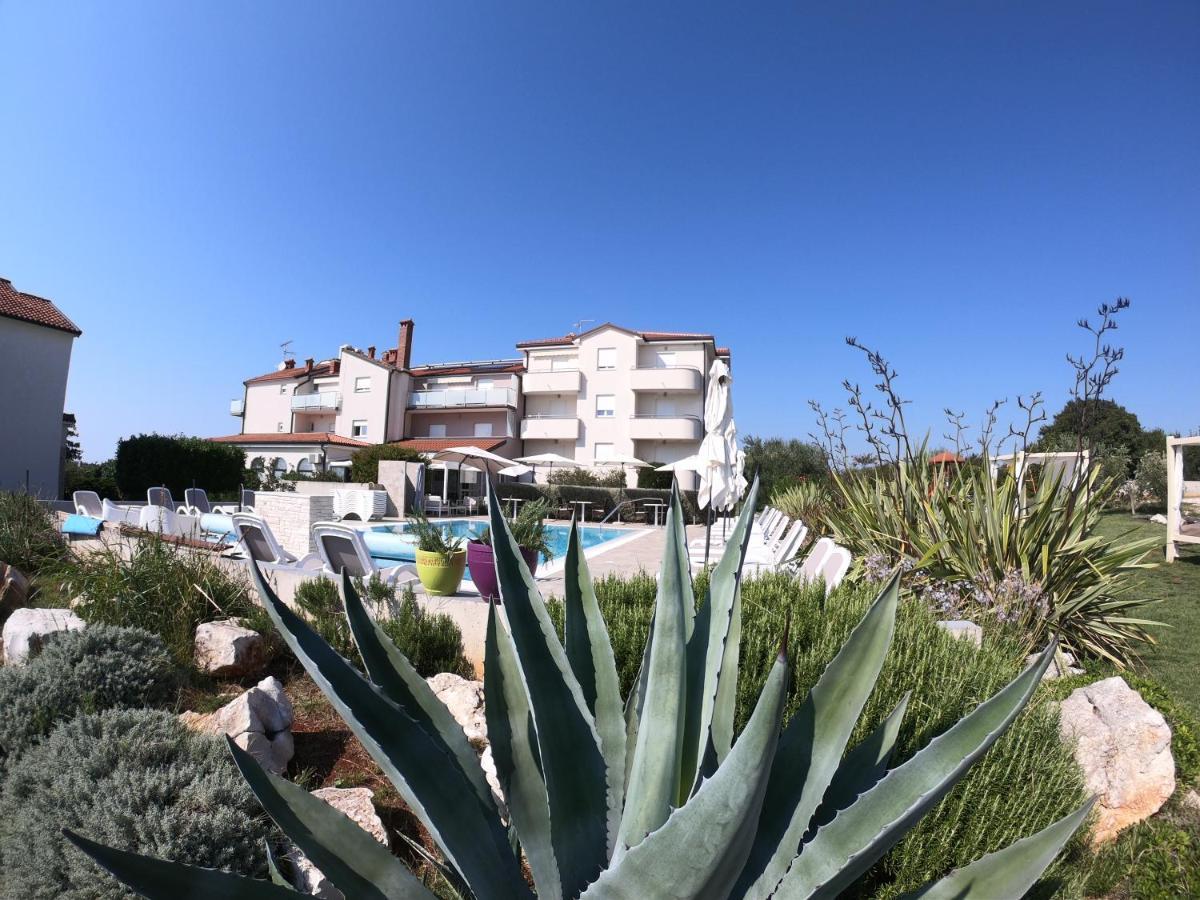 Villa Badi Lovrečica Exterior foto